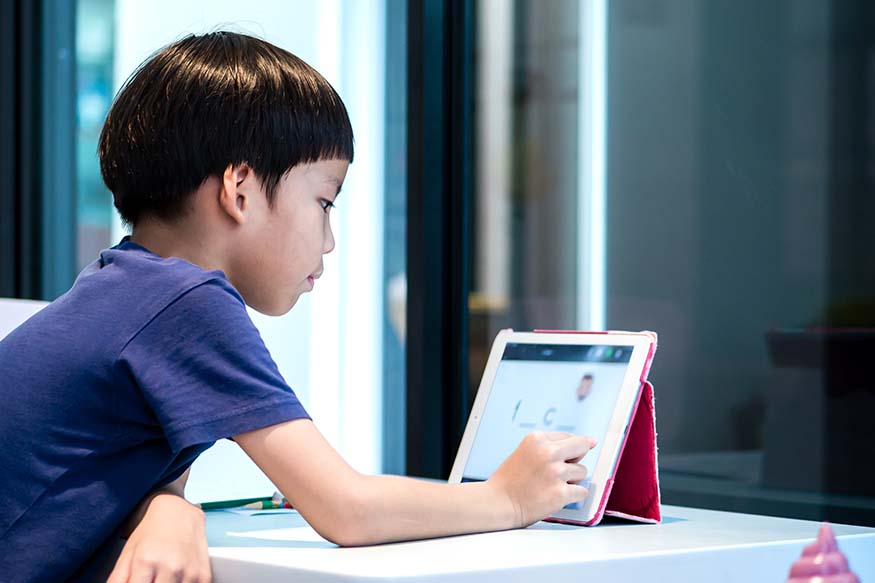 Distributional learning and the development of word class categories in English, German and Dutch