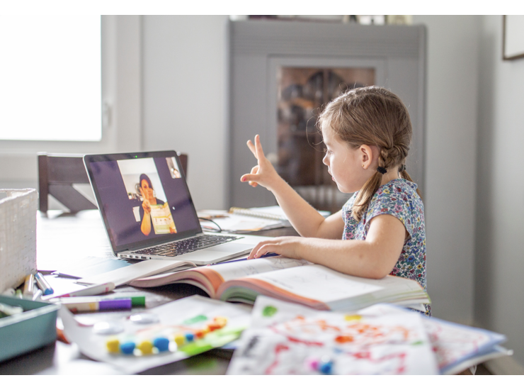 Now you see me, now you don’t! Can children learn language during online interactions?