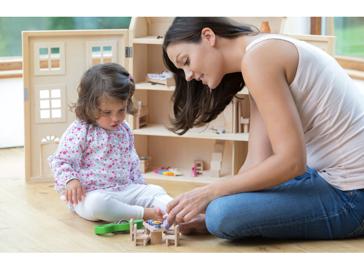 Toddlers’ mistakes can be learned from their caregivers’ questions